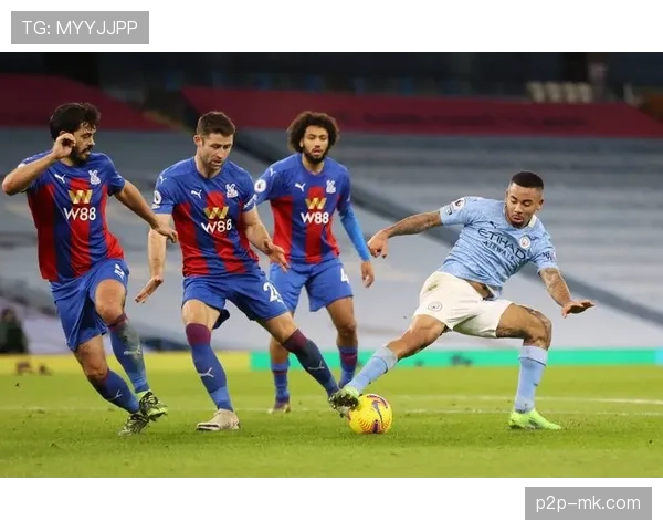 战术评论：面对高位逼抢，英超中下游球队出球体系呈现两种不同解决方案